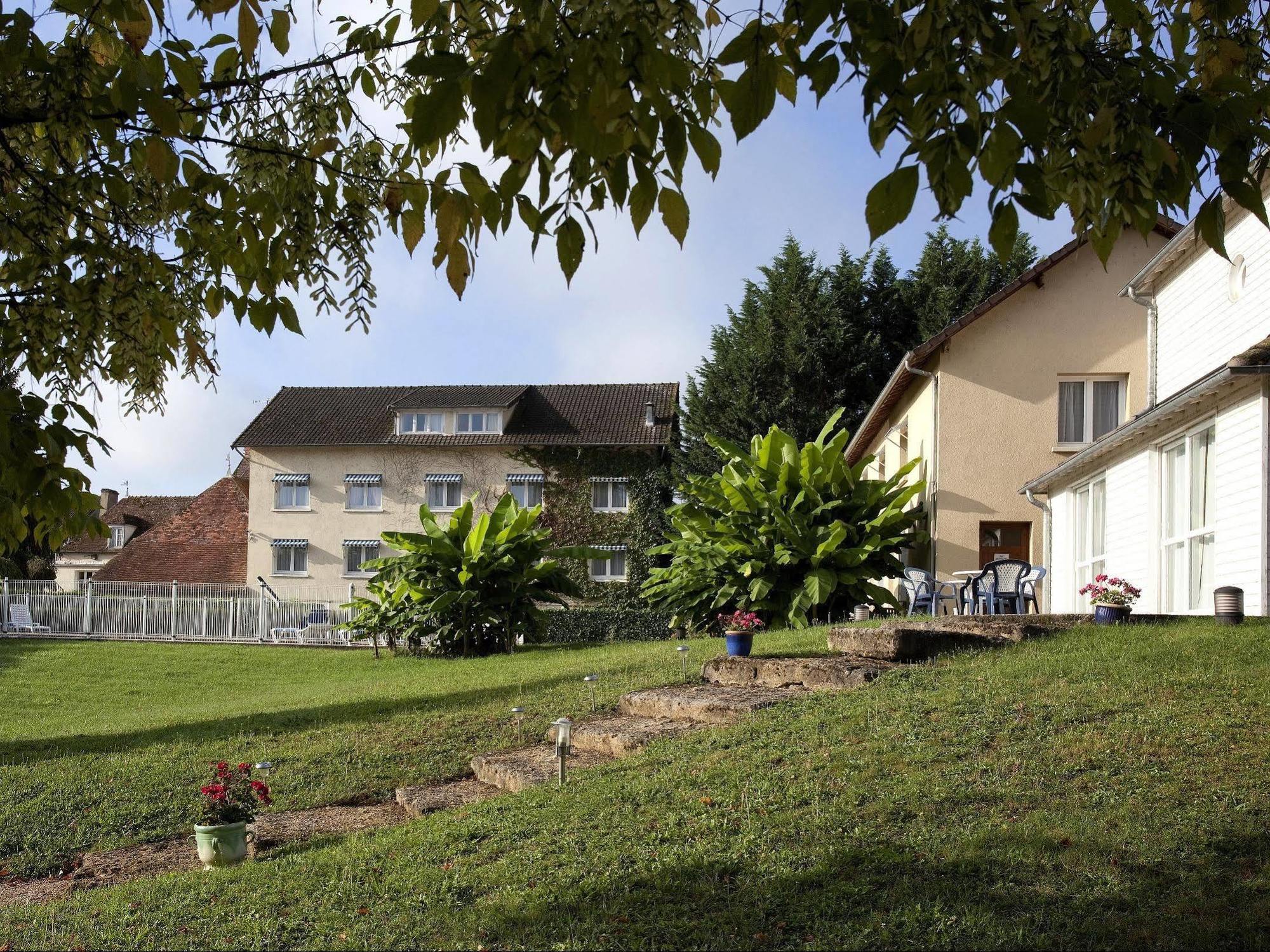 Logis Hotel Du Pont Neuf Le Veurdre Exteriör bild