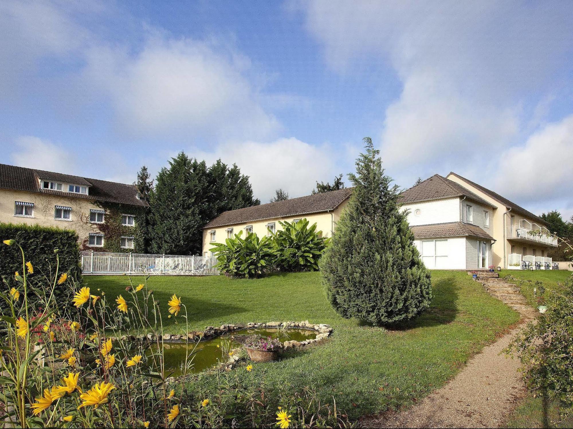 Logis Hotel Du Pont Neuf Le Veurdre Exteriör bild